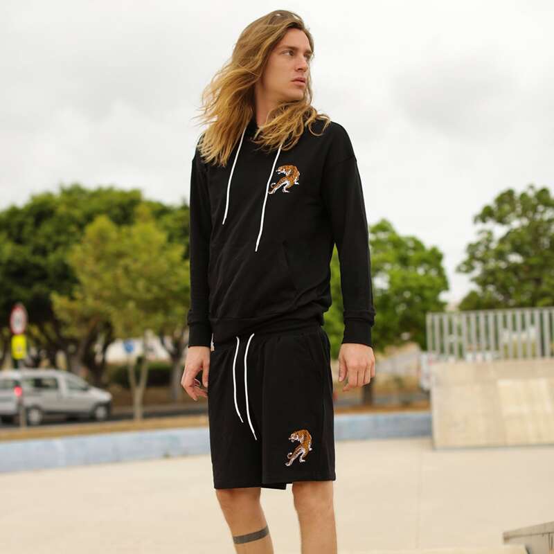 

Guys Embroidery Tiger Drawstring Hoodie & Track Shorts Set, Black