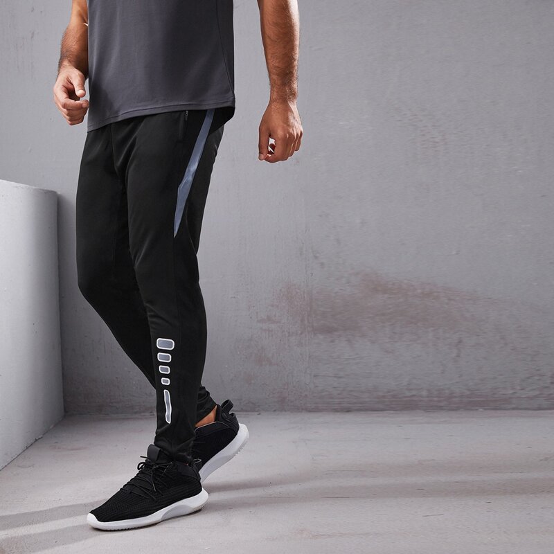 

Guys Contrast Panel Sport Pants, Black