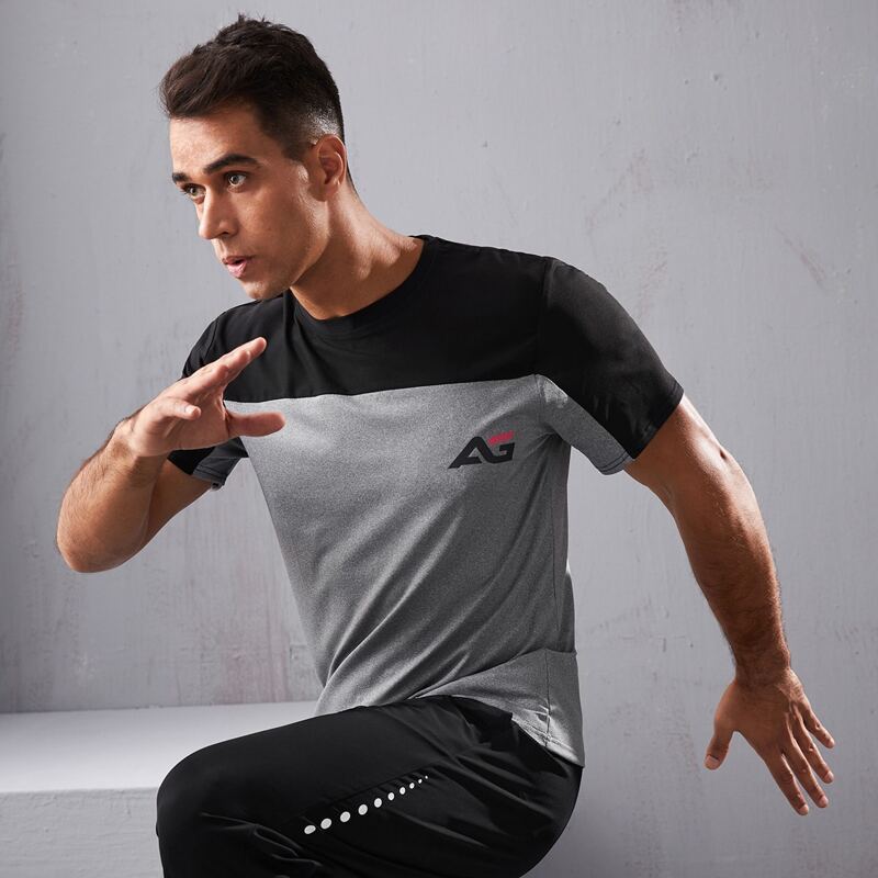 

Men Colorblock Letter Graphic Athletic Tee, Grey