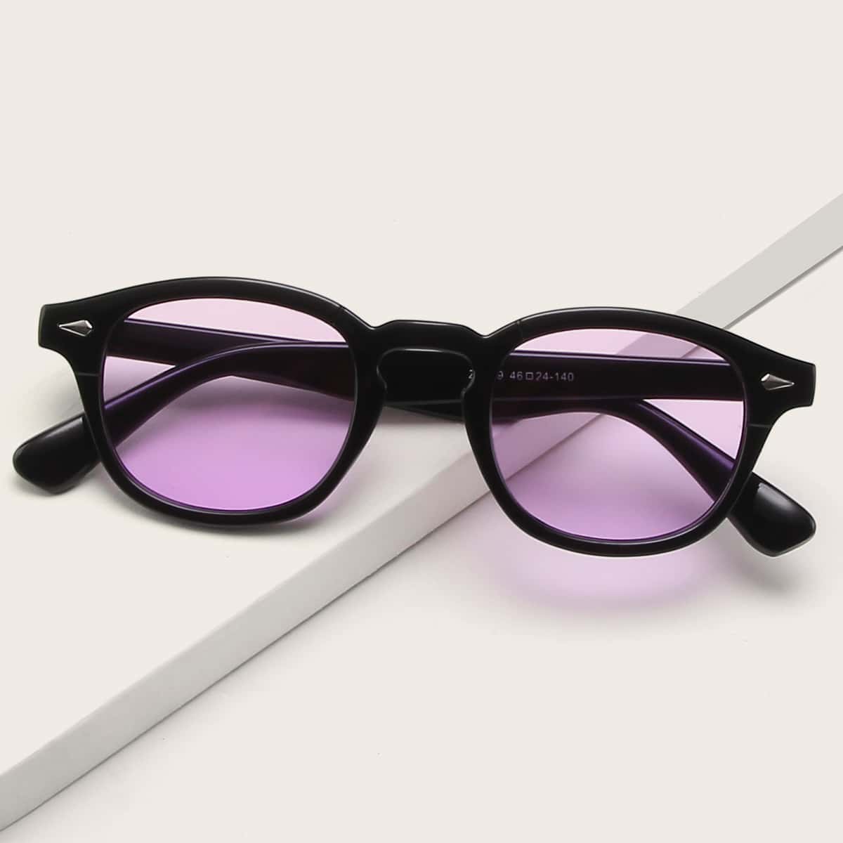 

Round Frame Sunglasses