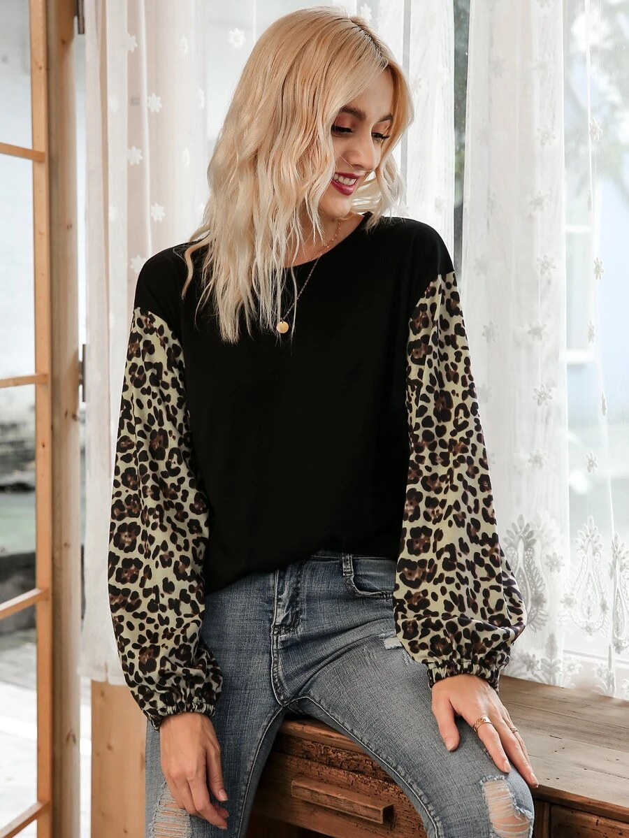 Contrast Leopard Bishop Sleeve Tee
