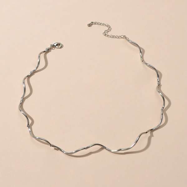 

Minimalist Structured Necklace, Silver
