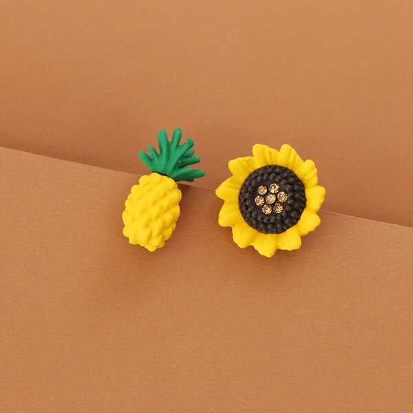 

Rhinestone Decor Pineapple Stud Earrings, Yellow