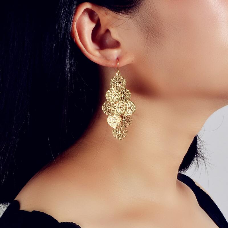 

Hollow Out Round Charm Drop Earrings, Gold