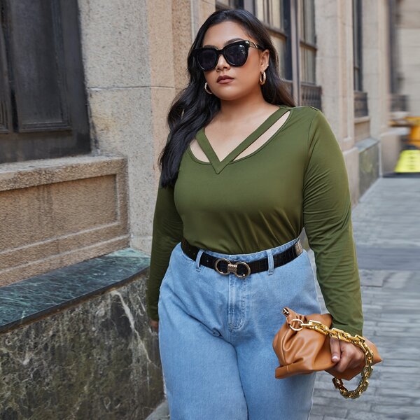 

Plus V-neck Cut Out Tee, Army green