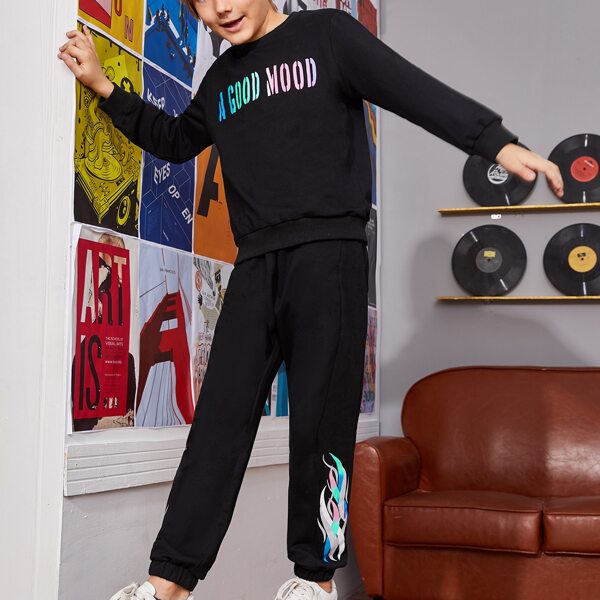 

Boys Slogan Graphic Pullover & Joggers Set, Black
