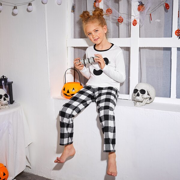

Girls Smiley Print Tee & Buffalo Plaid Joggers PJ Set, Black and white
