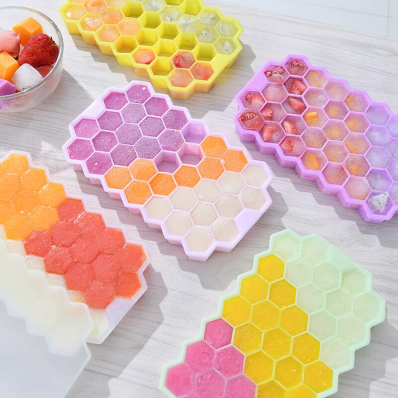 

1pc Random 37 Cavity Honeycomb Ice Mold, Multicolor