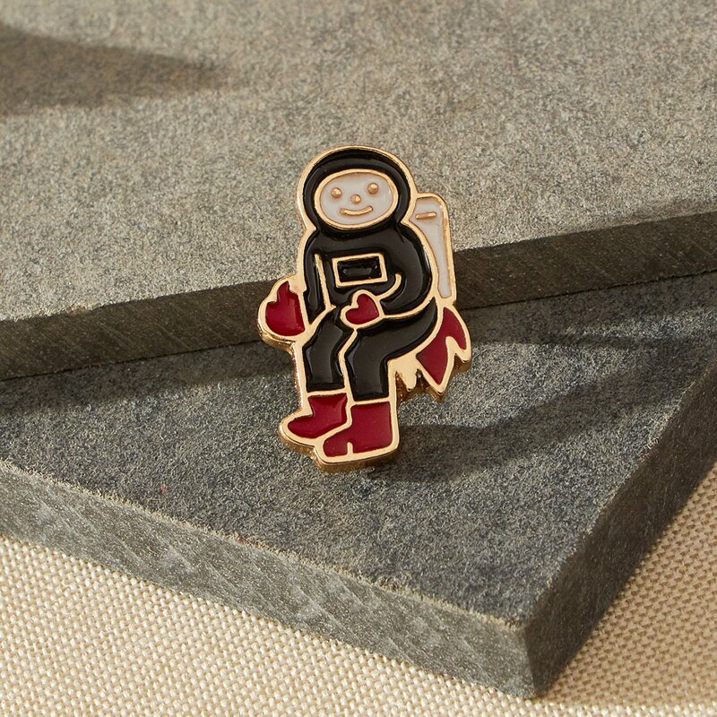 

1pc Astronaut Brooch, Multicolor