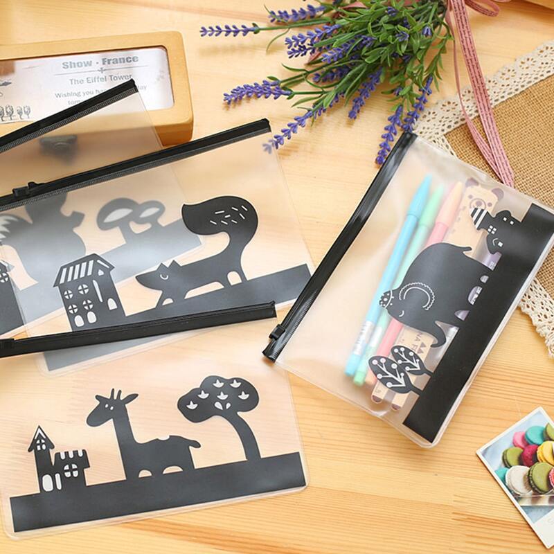 

1pc Cartoon Graphic Random Pencil Bag, Black