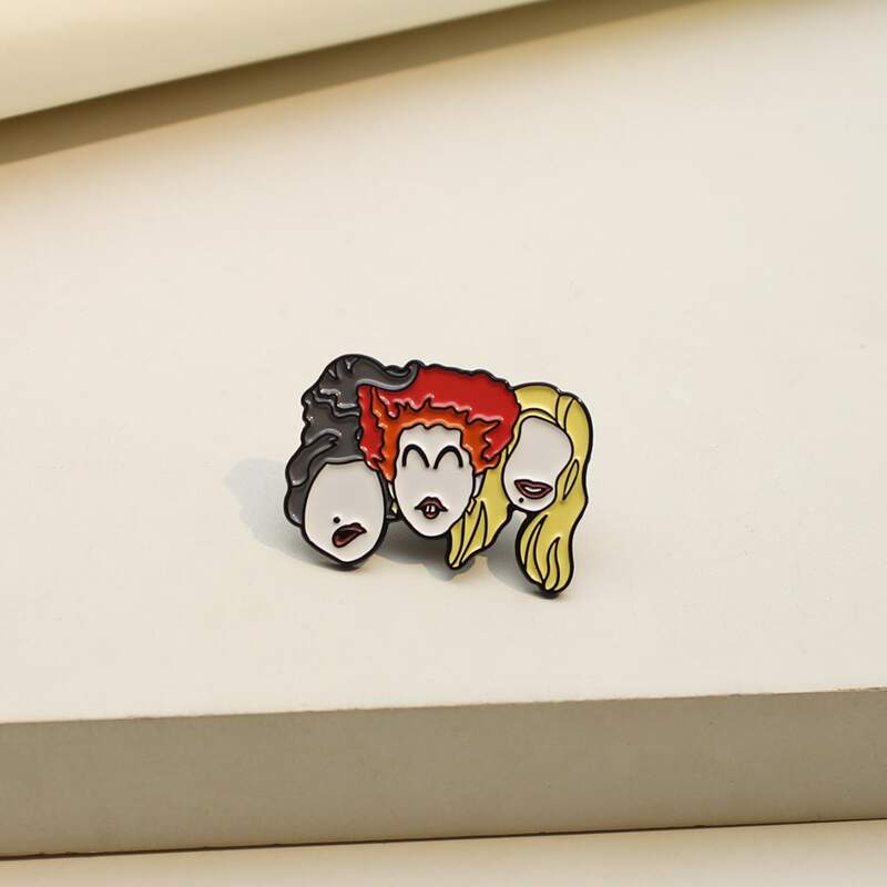 

Girls Design Brooch, Multicolor