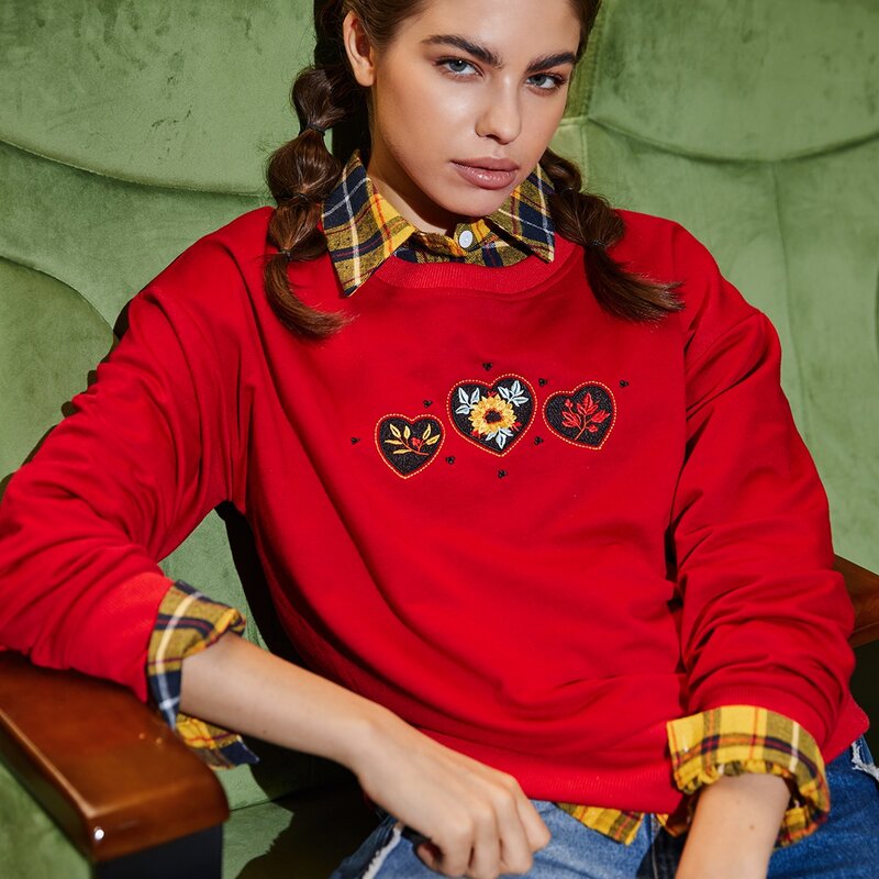 

Heart & Floral Embroidery Sweatshirt, Red