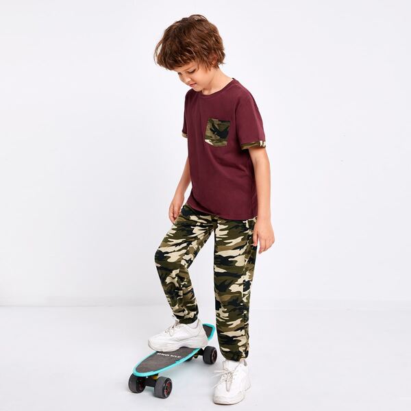

Boys Patch Pocket Top & Camo Sweatpants Set, Multicolor