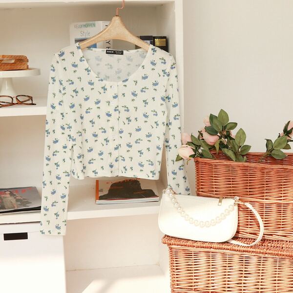 

Ditsy Floral Print Buttoned Rib-knit Top, White