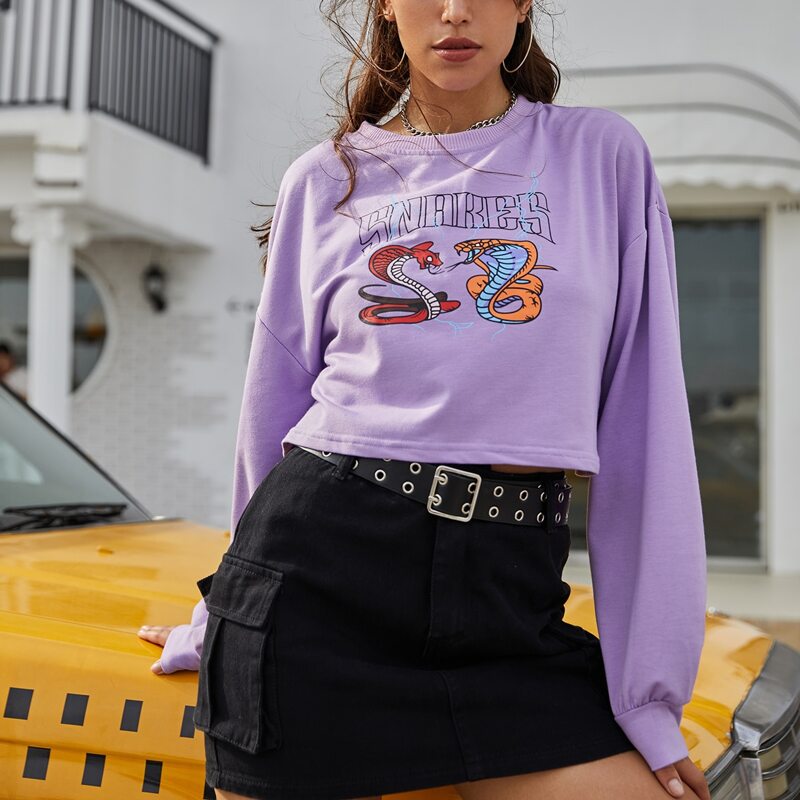 

Snake And Letter Graphic Crop Sweatshirt, Lilac purple