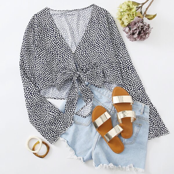 

Plus Ditsy Floral Tie Front Top, Black and white