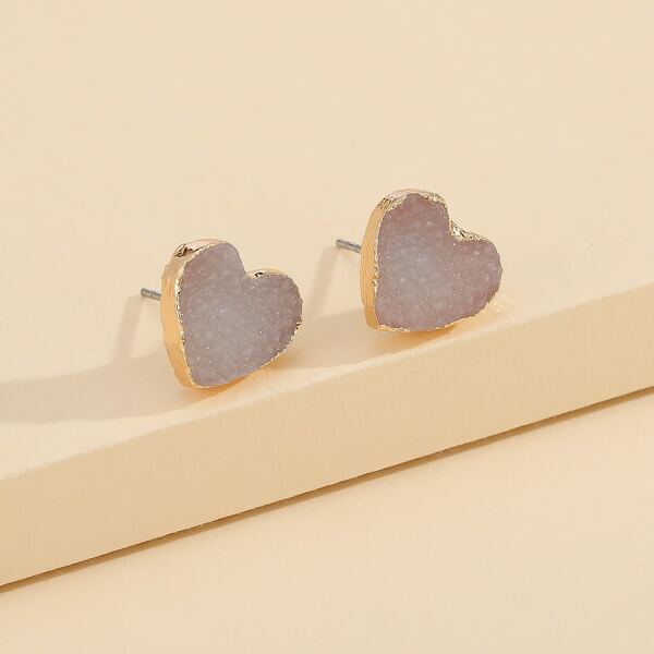 

Heart Design Stud Earrings, White