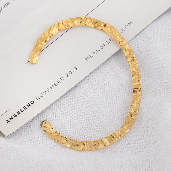 

High-Polish Hammered Bracelet, Gold