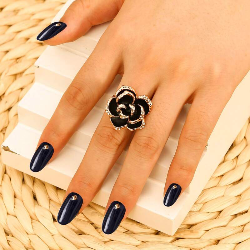 

Rhinestone Decor Flower Design Ring, Black