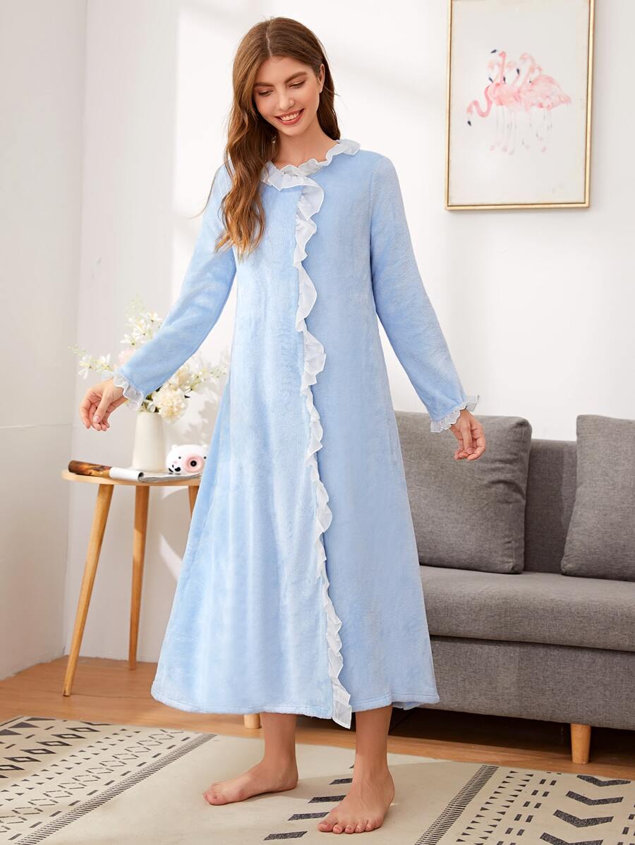 SHEIN روب مخمل مقلم متباين - أزرق فاتح اللون - مشاهدة 1