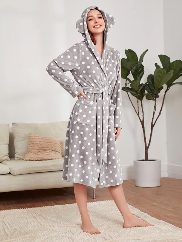 Женская халат горох. Халат в горошек. Женская халат горох. Женский трикотажный халат в горох. Hausmantel.