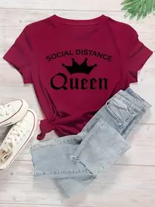 Camiseta con estampado de corona y letra - Rosa Roja - Ver 1