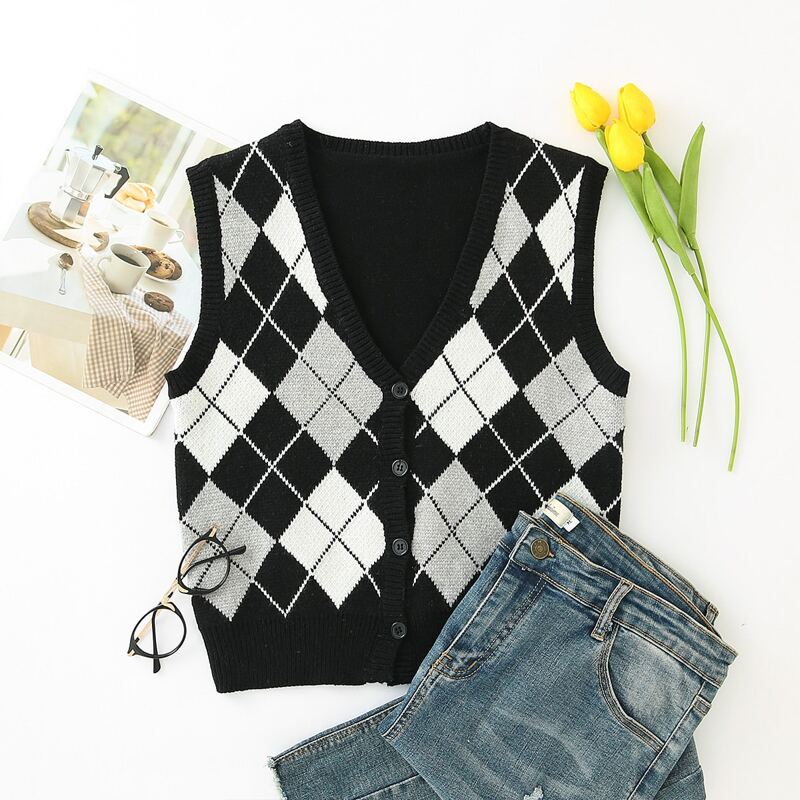 

Argyle Pattern Button Front Sweater Vest, Black and white