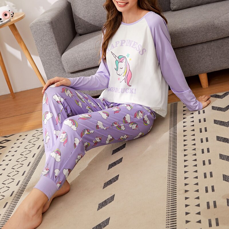 

Unicorn and Letter Graphic Tee and Pants PJ Set, Multicolor