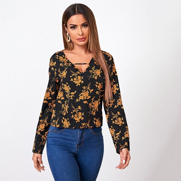 

Keyhole Neck Floral Top, Black