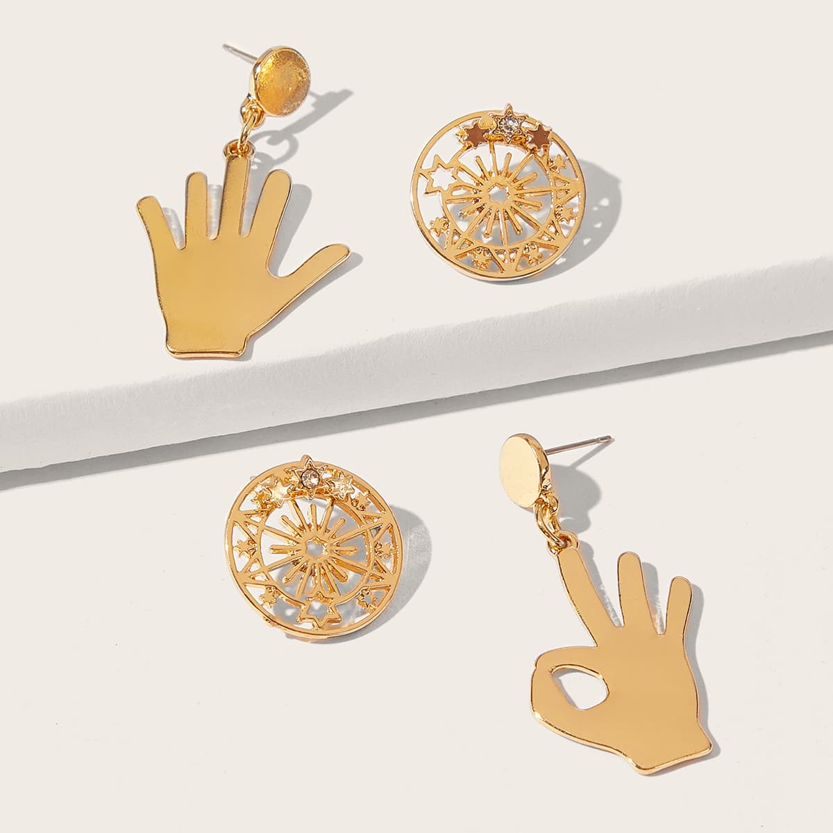 

2pairs Hand & Star Coin Drop Earrings, Gold