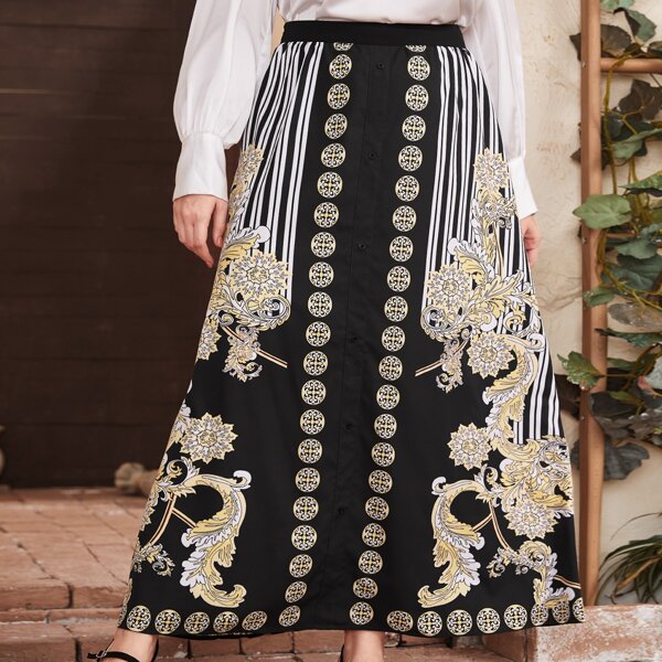 

Plus Baroque and Striped Skirt, Black and white