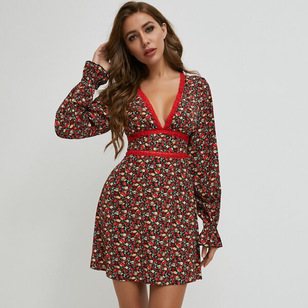 

Plunging Neck Lace Insert Ditsy Floral Dress, Multicolor