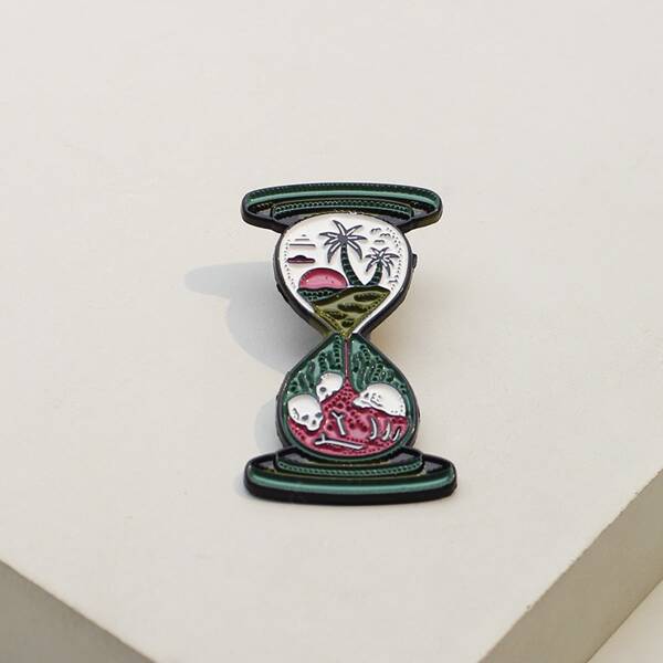 

Skull & Hourglass Design Brooch, Multicolor