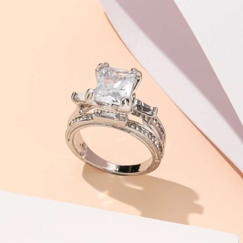 

Rhinestone Decor Ring, Silver