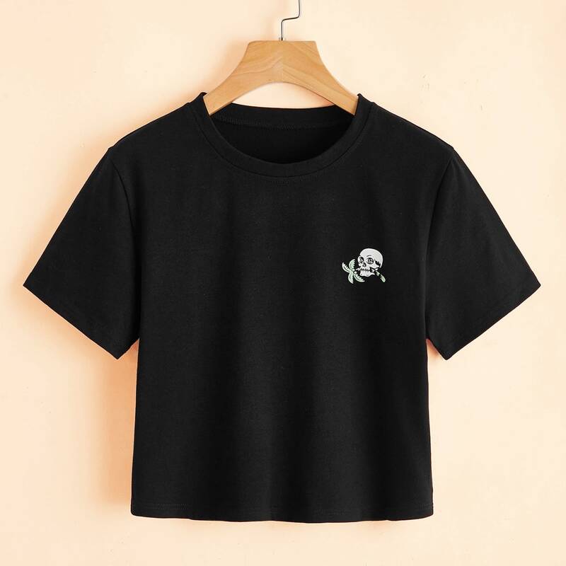 

Skull Graphic Crop Tee, Black