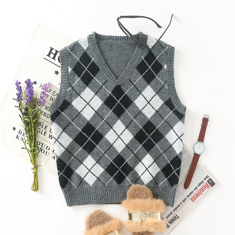 

V-neck Argyle Pattern Sweater Vest, Multicolor