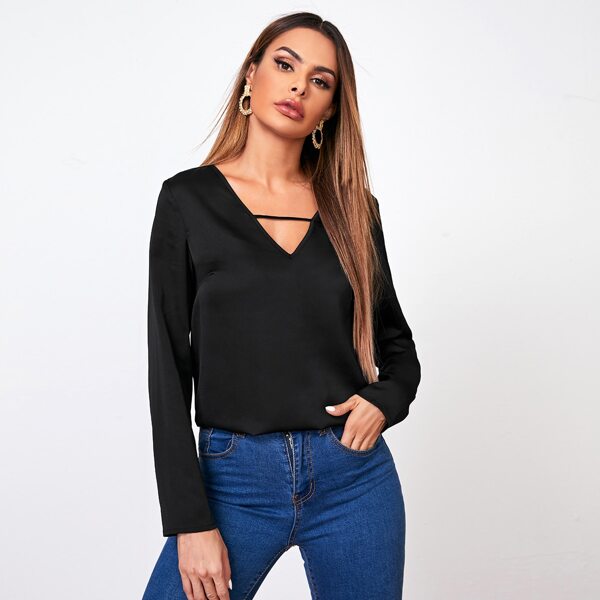

Solid Keyhole Neck Top, Black