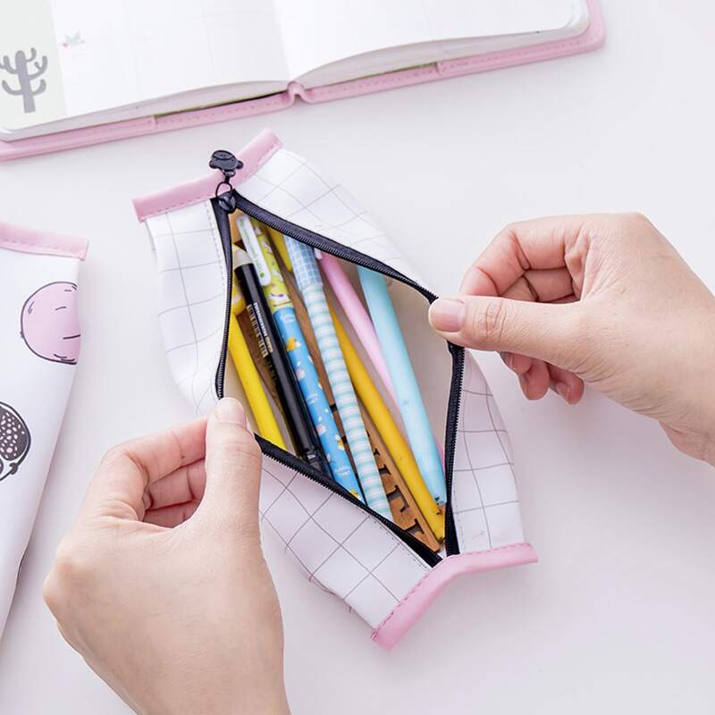

1pc Random Strawberry Pencil Bag, Multicolor