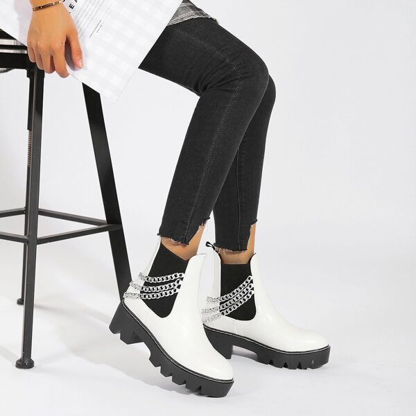 

Chain Decor Chelsea Boots, White