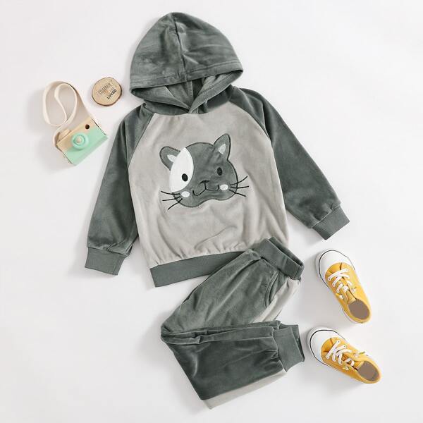 

Toddler Girls Flannel Cartoon Graphic Hooded Sweatshirt & Sweatpants, Multicolor
