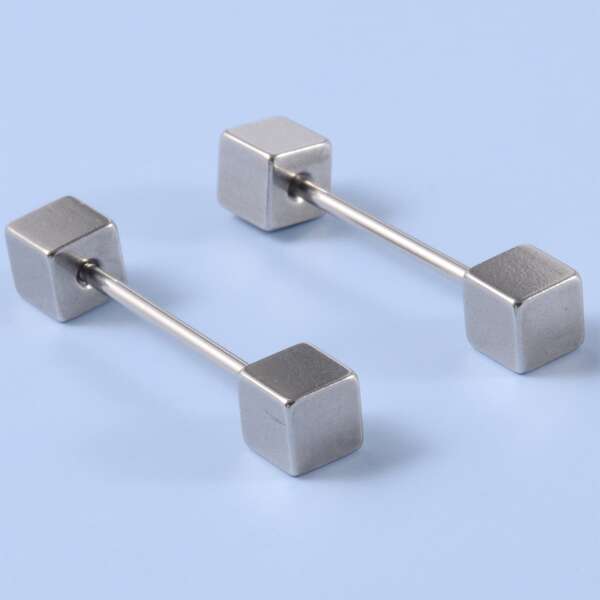 

2pcs Men Cube Decor Tongue Stud, Silver