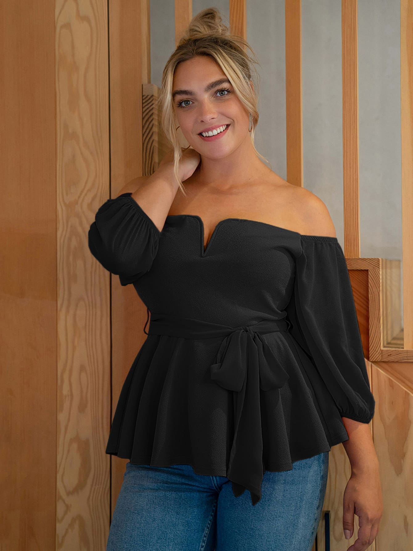 SHEIN Privé 大碼西裝領露肩腰帶荷葉邊下擺上衣 - 黑色 - 查看 1