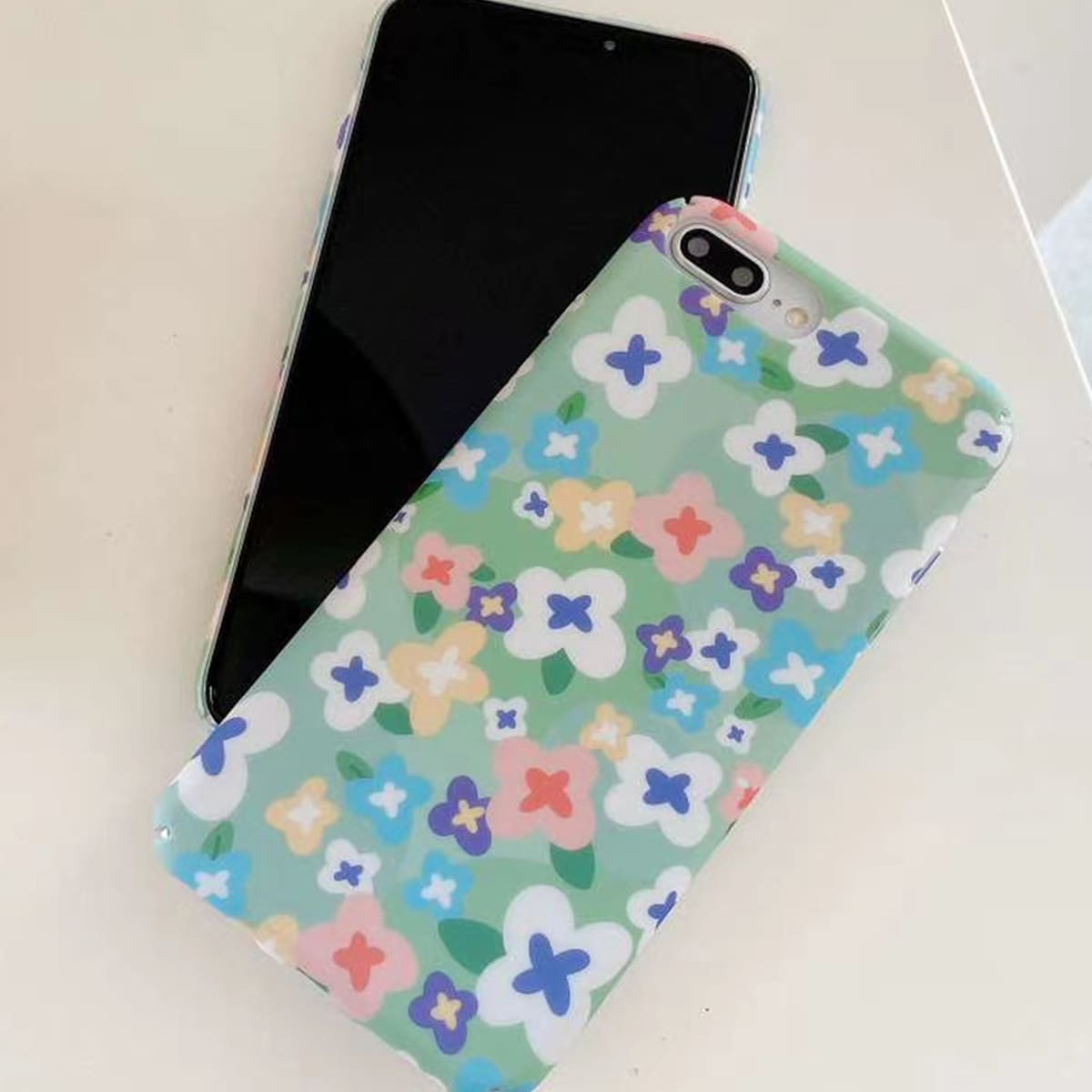 

Floral iPhone Case, Multicolor