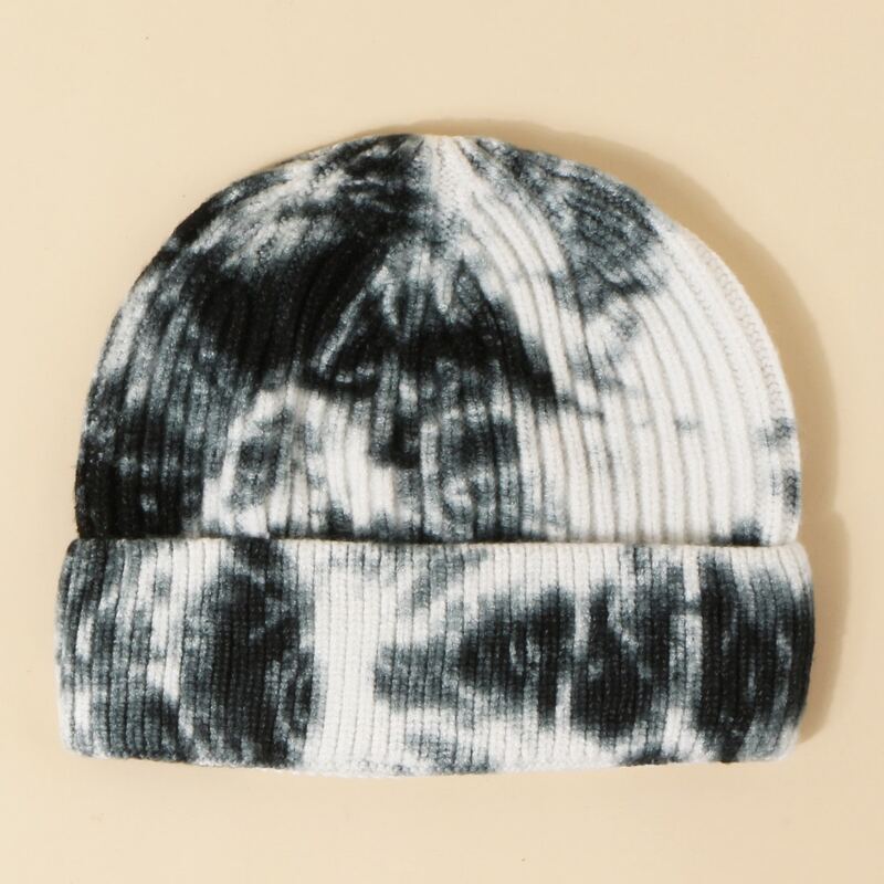 

Guys Tie Dye Pattern Cuffed Beanie, Black and white