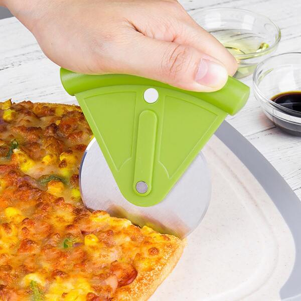 

1pc Random Color Pizza Roller Cutter, Multicolor