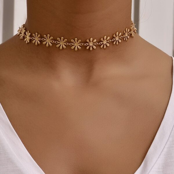

Metal Flower Decor Choker, Gold