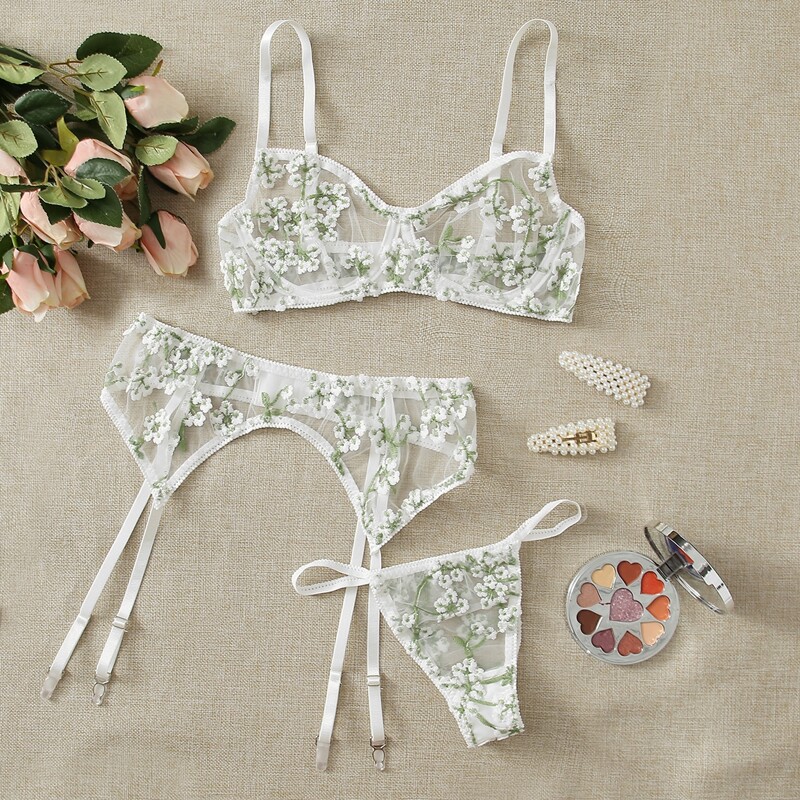 

Floral Embroidery Underwire Garter Lingerie Set, White