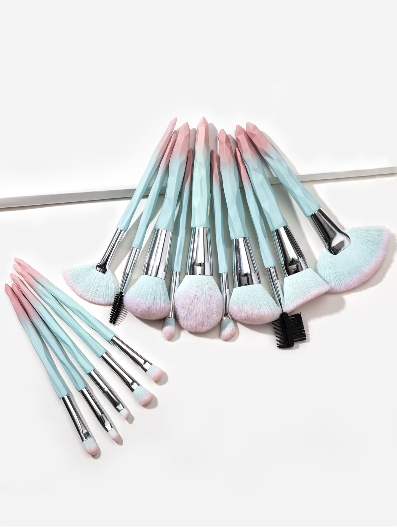 15pcs Soft Rhinestone Makeup Brushes Set Highlighter Foundation Make Up Brush Eyebrow Kabuki Lip Brush Set,Brush Set,Makeup Brush Kit,Make Up Brush Set,Make Up Set Complete,Makeup Brush Set,Complete Makeup Kit,Brush Kit,Brushes Makeup Set,Makeup Gift Set,Set - Multicolor - View 1