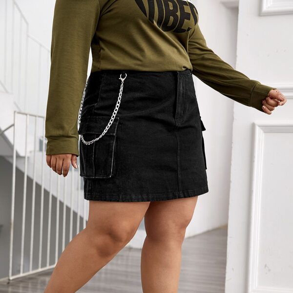 

Plus Flap Pocket Denim Skirt With Chain, Black