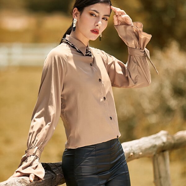 

Buckle Tape Flounce Sleeve Blouse, Khaki